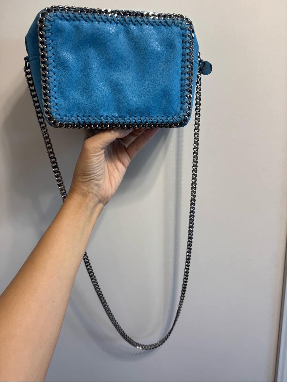 MINI blue bag Chain-Trim Suede Square Crossbody Bag Purse like new - Picture 10 of 13